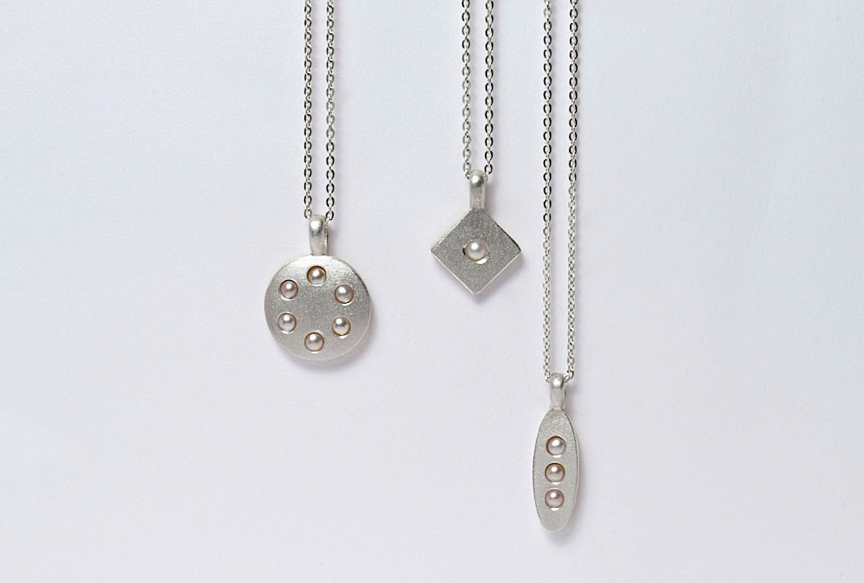 Wendeanhänger Silber, Feingold, bewegliche Perlen, ab 95€
